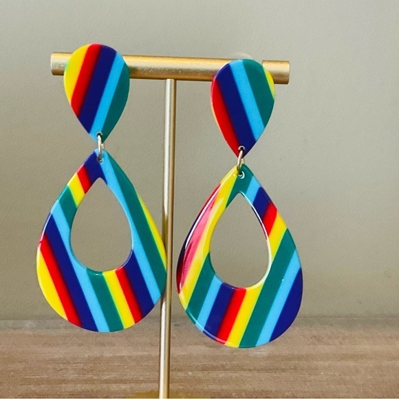 New Retro Vintage Style  Fun Colorful Striped Dangle Rainbow Earrings LGBTQ - Picture 4 of 7
